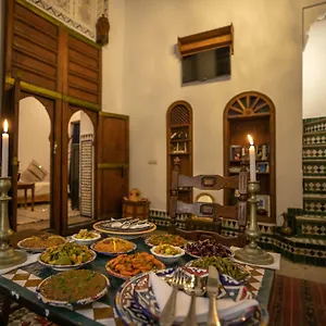 Bed and breakfast Dar Authentic - Familly Hosting 